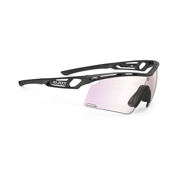 LUNETTE Tralyx+ Couleur : Tralyx Plus Matte Black Frame with ImpactX Photochromic 2 Laser Red Lenses