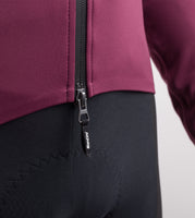 ADAPT MULTI - VESTE    4W250775ADAPTMULT      2025   The model wears a size M.