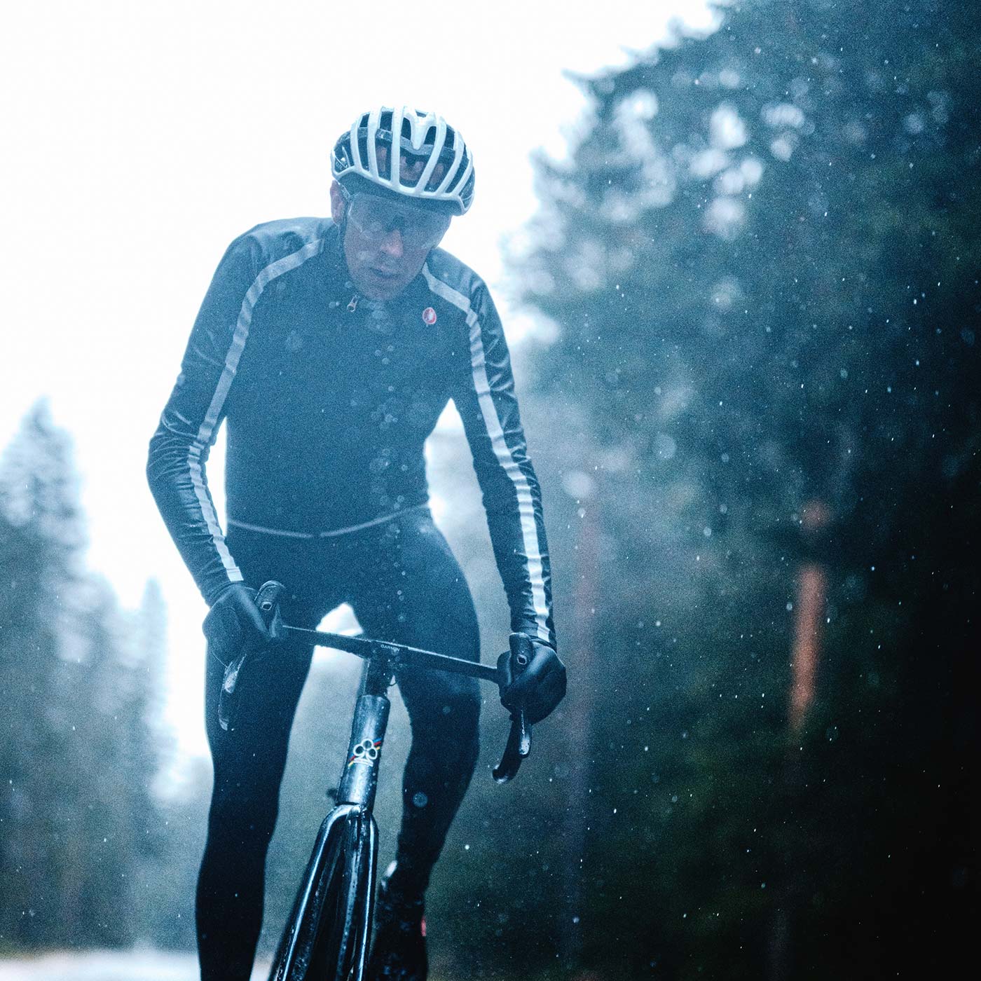 ULTRA RAIN CAPE Couleur : BLACK/SILVER REFLEX  | 4524506-010   2026