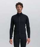 ADAPT MULTI - VESTE    4W250775ADAPTMULT      2025   The model wears a size M.