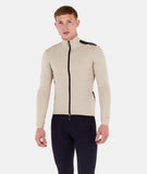ADAPT MULTI - VESTE    4W250775ADAPTMULT      2025   The model wears a size M.