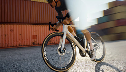 FILANTE SLR ID2       F32 Firelight Red - Glossy - Premium Paint E666IDO	SHIMANO DURA ACE Di2 R9270	MICHE KLEOS 50 CARBON 2026