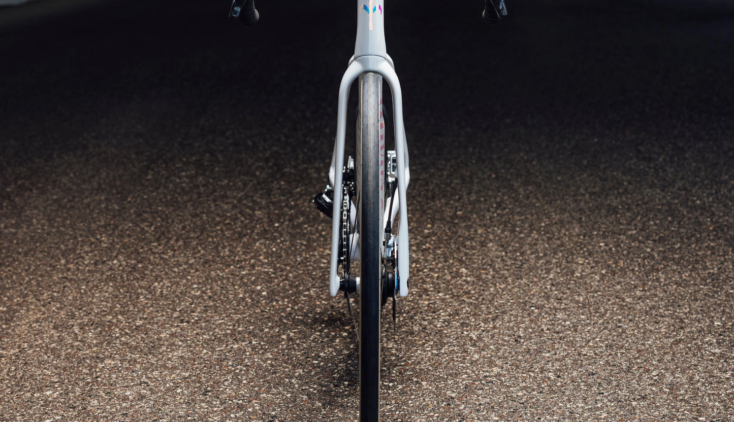 FILANTE SLR ID2       F32 Firelight Red - Glossy - Premium Paint E666IDO	SHIMANO DURA ACE Di2 R9270	MICHE KLEOS 50 CARBON 2026