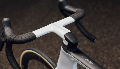 FILANTE SLR ID2   E666IDE      F30 Pure White - Glossy & Matt	SHIMANO DURA ACE Di2 R9270	MICHE KLEOS RD 50 CARBON | CERAMICSPEED BEARINGS   2026