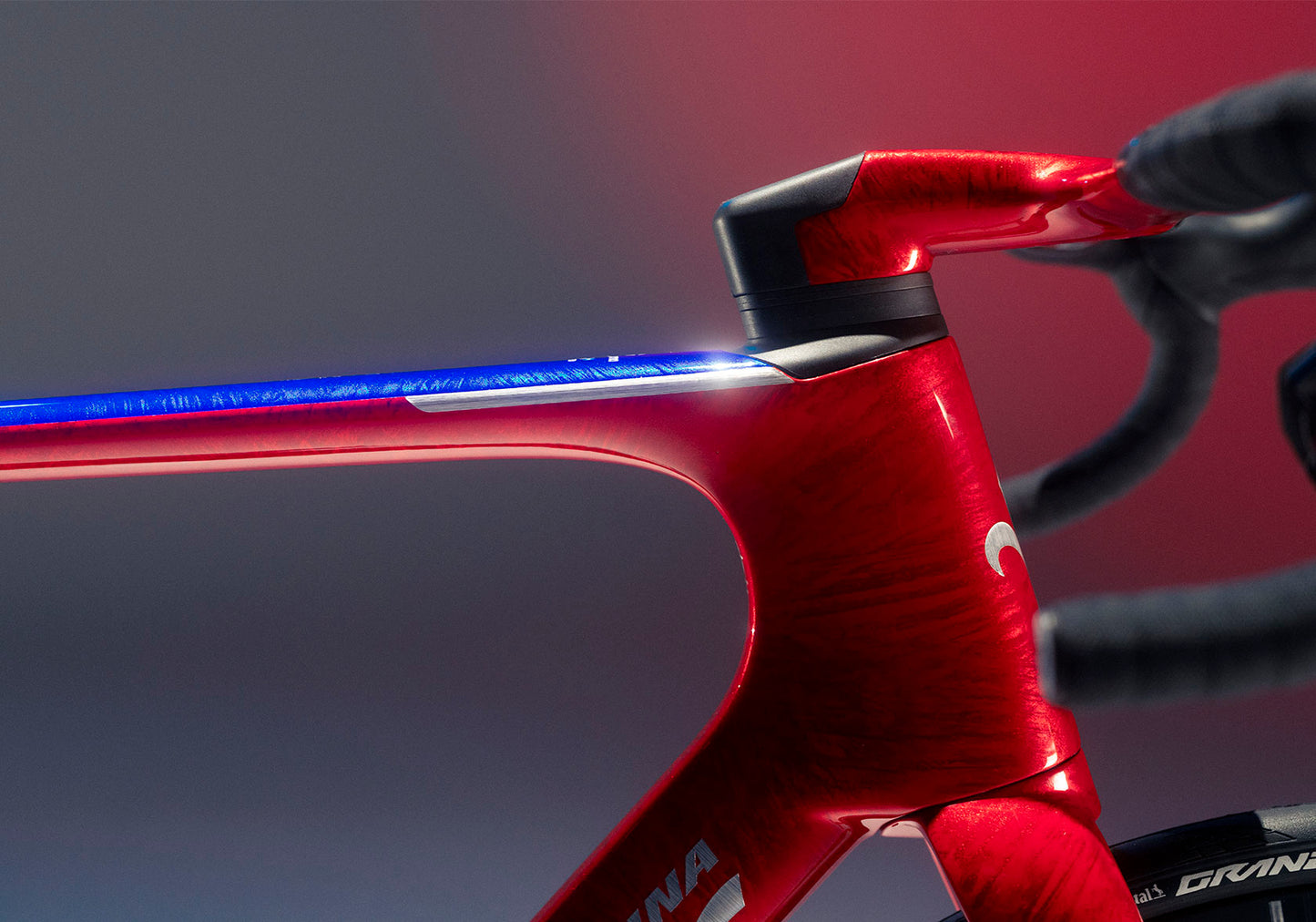 FILANTE SLR ID2       F32 Firelight Red - Glossy - Premium Paint E666IDO	SHIMANO DURA ACE Di2 R9270	MICHE KLEOS 50 CARBON 2026