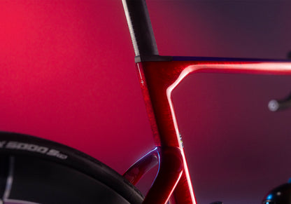 FILANTE SLR ID2       F32 Firelight Red - Glossy - Premium Paint E666IDO	SHIMANO DURA ACE Di2 R9270	MICHE KLEOS 50 CARBON 2026