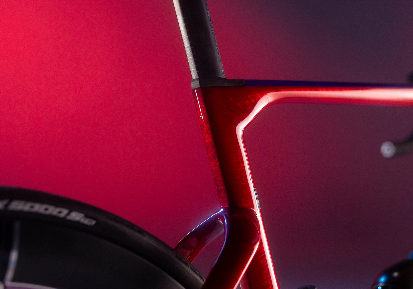 FILANTE SLR ID2     F32 Firelight Red - Glossy - Premium Paint  E666LDO	SHIMANO ULTEGRA Di2 R8170	MICHE KLEOS 50 CARBON  2026