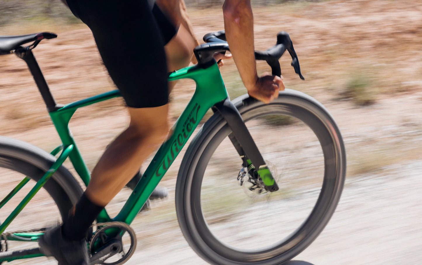 Rave SLR ID2  E628G4G (with carbon F BAR)	  V12 Neon Purple Glossy     SHIMANO GRX Di2 1x12S	MICHE AERO GRAFF CARBON 48 mm  2026