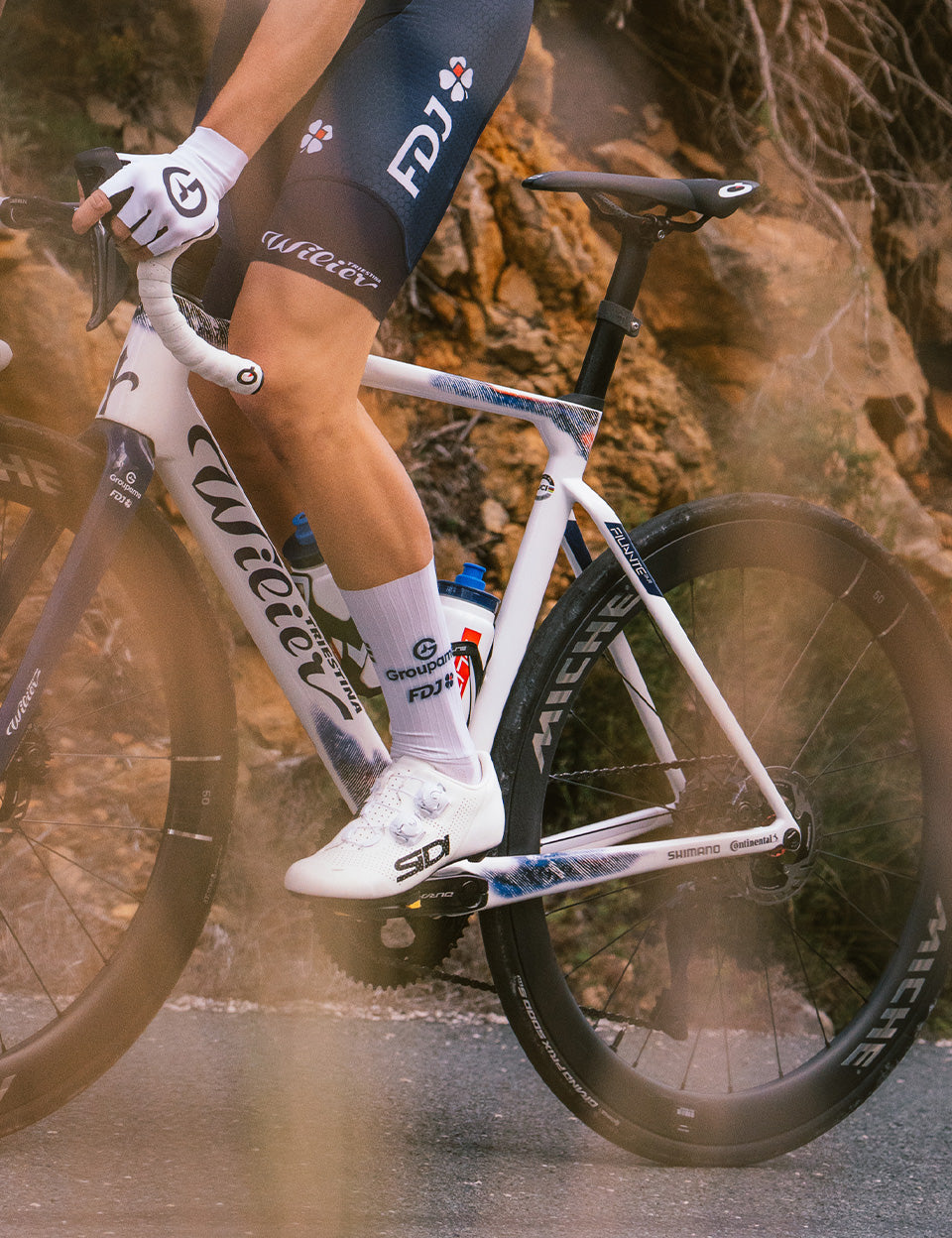 Filante SLR ID1  +F BAR	F14 Azzurro Italia - Glossy    Modèle  E503TBE	Wheelset  SRAM RED AXS E1 2x12 + POWERMETER	MICHE KLEOS RD 50 CARBON | CERAMICSPEED BEARINGS      2026