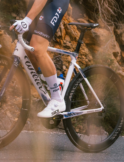 Filante SLR ID1  +F BAR	F14 Azzurro Italia - Glossy    Modèle  E503TBE	Wheelset  SRAM RED AXS E1 2x12 + POWERMETER	MICHE KLEOS RD 50 CARBON | CERAMICSPEED BEARINGS      2026